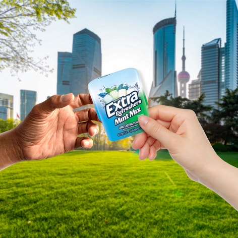 EXTRA Refreshers Mint Mix Sugarfree Chewing Gum, 40-Piece Bottle